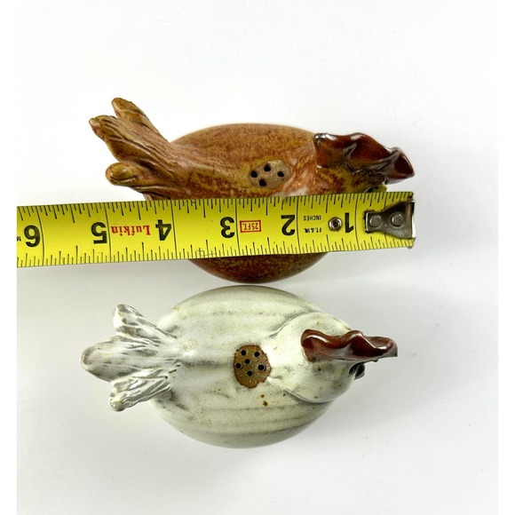 Vintage Art Pottery Chicken Rooster Salt And Pepper Shakers - Picture 10 of 13